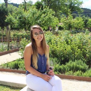 Meet your Posher, Caroline